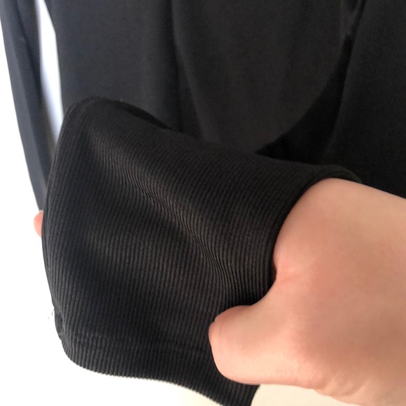 H&M Black Long Sleeve Bodycon Keyhole Blouse! - Picture 3 of 6